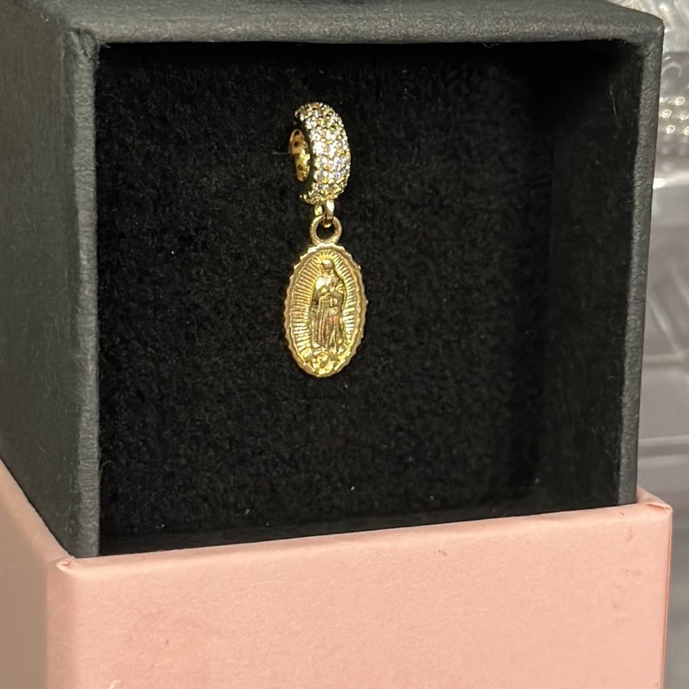 14K Solid Gold—Virgin Of Guadalupe Charm With Zirconia - Picture 3 of 11